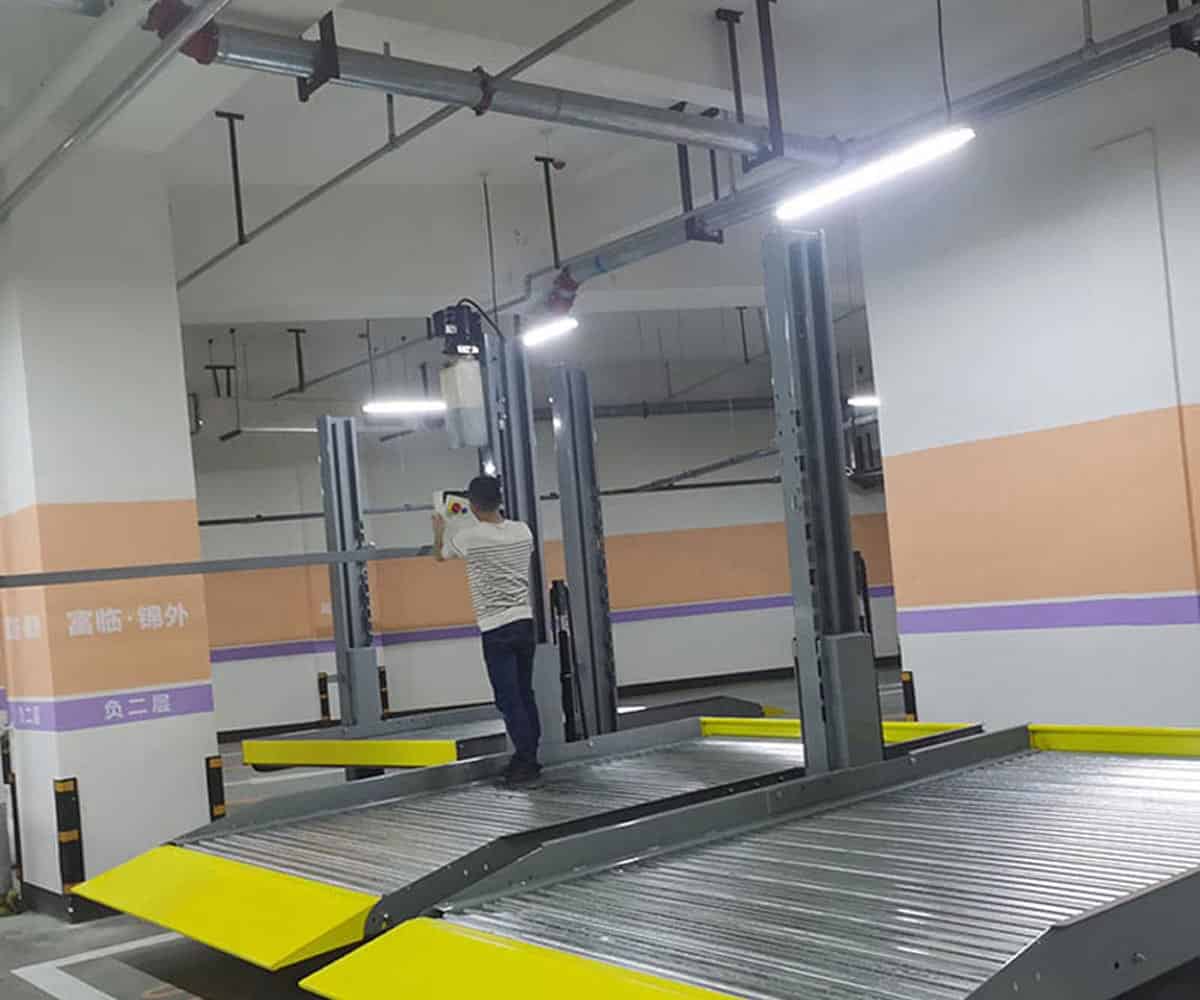 銅梁二層升降橫移機械式停車設備維保